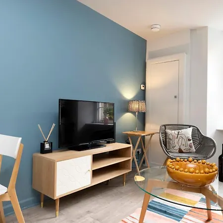 Joivy Modern Flats In New Town Edinburgh
