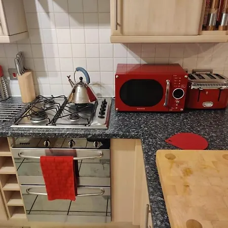 Next To The Palace And Royal Mile With Parking * Edinburg