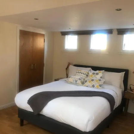 Private Parking 2 Bed 2 Bath Apartmán *