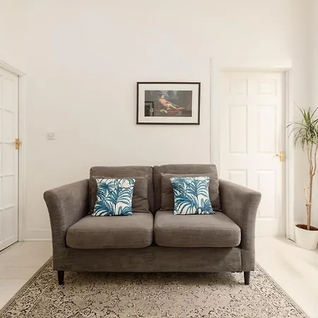 Апартаменты The Tollcross - Modern & Bright 1br *