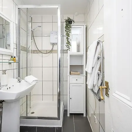 Lejlighed Centre 2 Bedroom Main Door