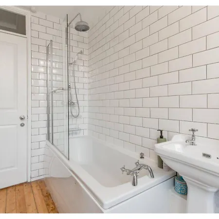 Altido Stylish Townhouse In Cool Stockbridge Apartment Edinburgh