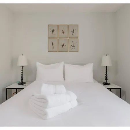 Altido Stylish Townhouse In Cool Stockbridge Apartment *