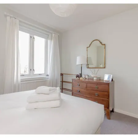 Apartment Altido Stylish Townhouse In Cool Stockbridge Edinburgh