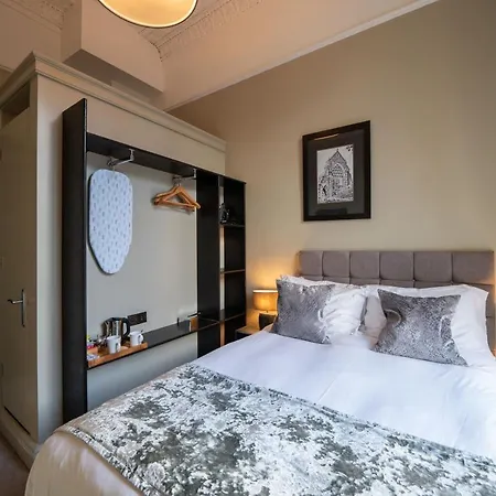 No11 Boutique & Brasserie 4*