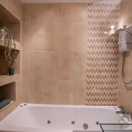 Special Basement Close To The Meadows * Edinburgh