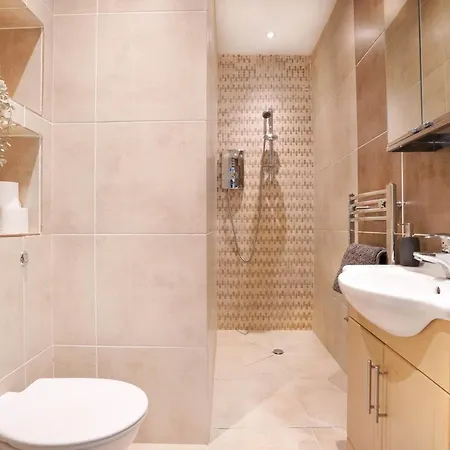 Apartamento Special Basement Close To The Meadows *