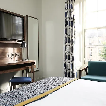 Cairn & 3* Edimburgo