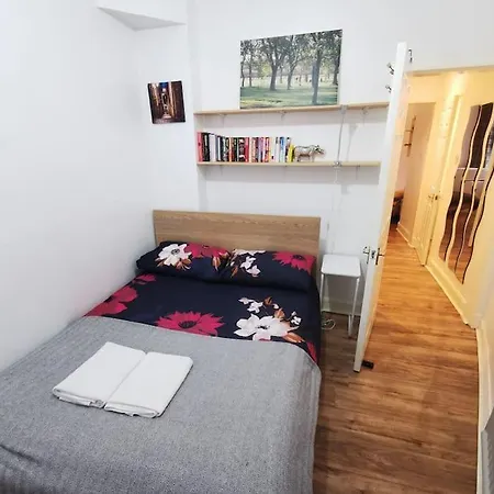Grassmarket Bijou Budget Ground Floor Appartement *
