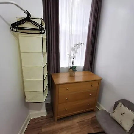 Grassmarket Bijou Budget Ground Floor