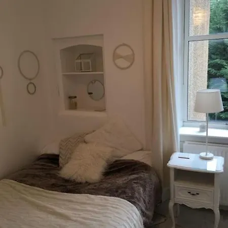 Cosy Nest By The Sea, Portobello *