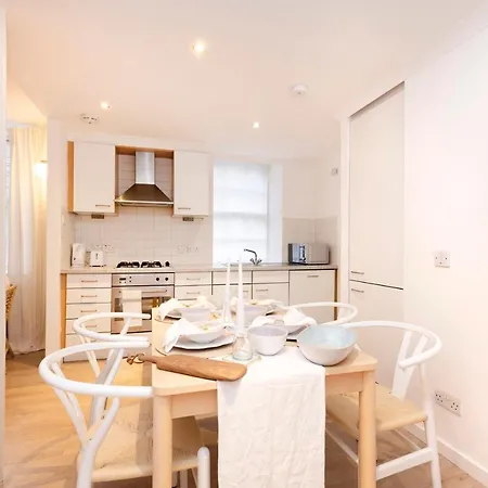 Altido Gorgeous Old Town Flat