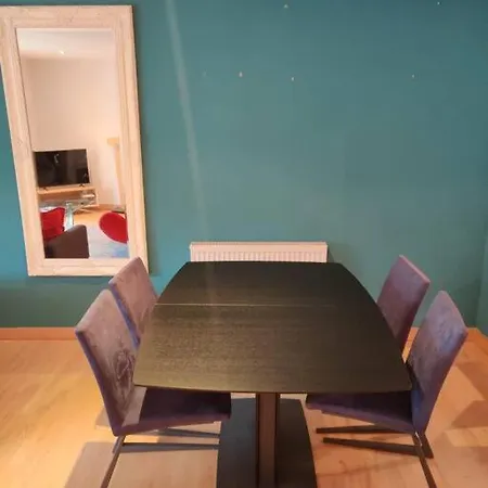 West End & Eicc With Parking *