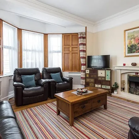 Abercorn Semi-detached House