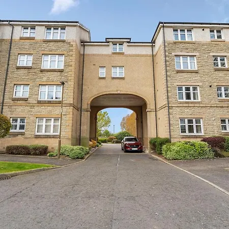Modern 1br Flat - Free Parking + Lift * Edynburg