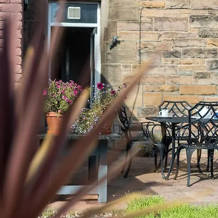 Abercorn Semi-detached House Holiday home