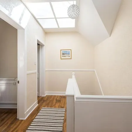 Abercorn Semi-detached House Ferienhaus *