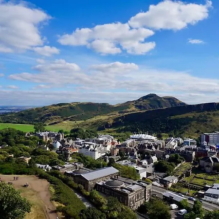 Abercorn Semi-detached House Ferienhaus Edinburgh