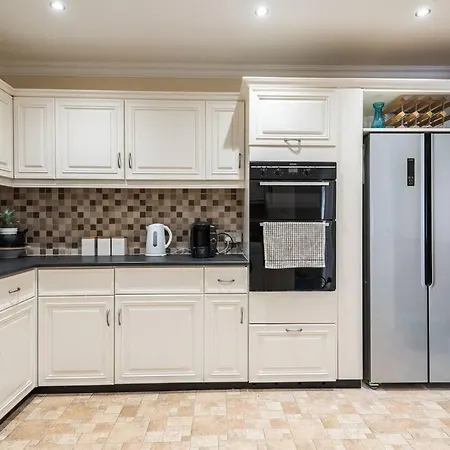 Abercorn Semi-detached House Holiday home