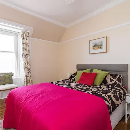 Ferienhaus Abercorn Semi-detached House Edinburgh