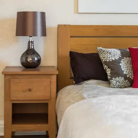 Abercorn Semi-detached House *