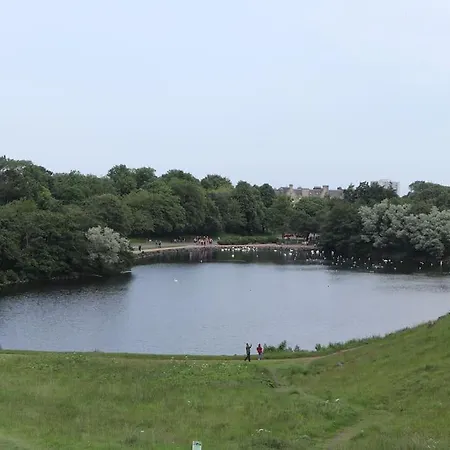 Abercorn Semi-detached House * Edinburgh