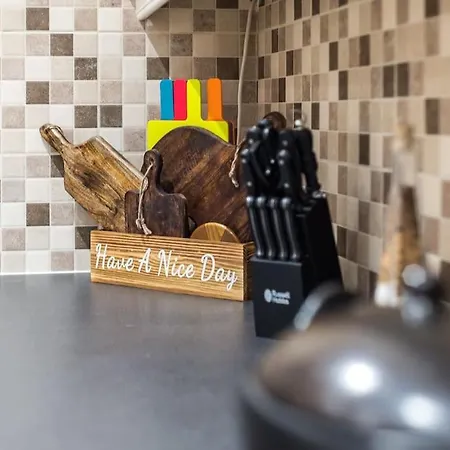 Abercorn Semi-detached House *