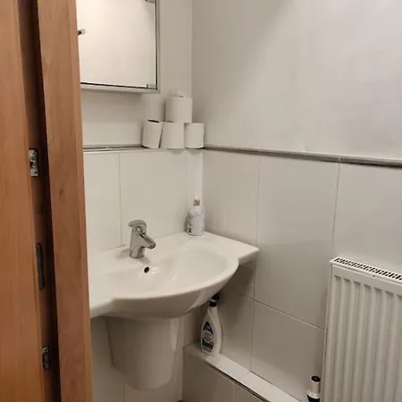 West End & Eicc With Parking Apartment