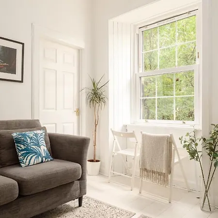 The Tollcross - Modern & Bright 1br *