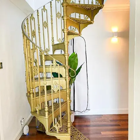 Exquisite & Lively With Fireplace & Panoramic Views Lejlighed *