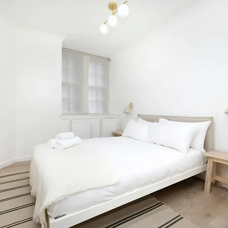 Altido Gorgeous Old Town Flat