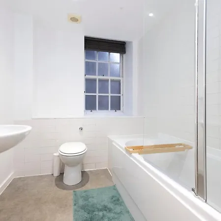 Altido Gorgeous Old Town Flat *