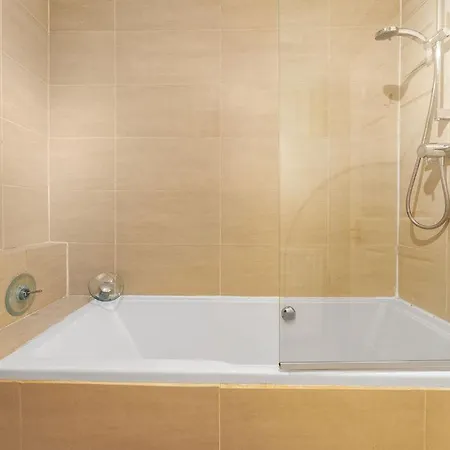 Modern 1br Flat - Free Parking + Lift Apartament Edynburg