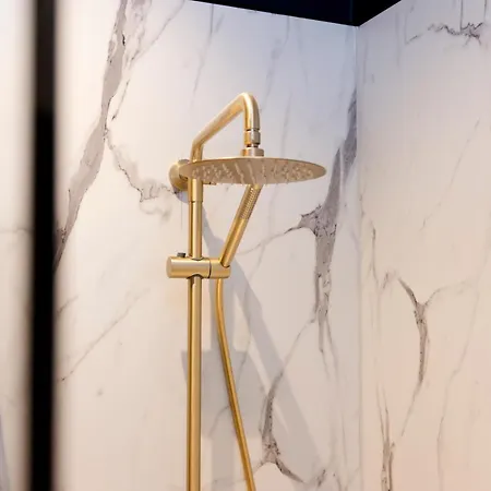 Joivy Bright And Modern Flat With Desk Appartamento