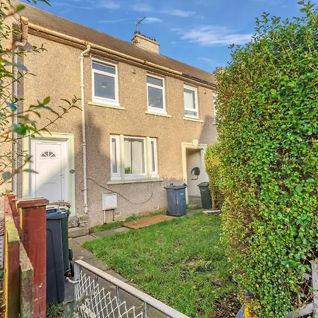 Apartament Modern & Spacious 2 Bedroom House - Free Parking - Front & Back Garden - Private Main Door Entrance Edynburg