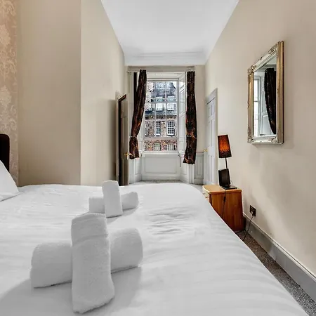 Unique 2 Bedroom Castle - Near Castle & Royal Mile