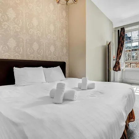 Unique 2 Bedroom Castle - Near Castle & Royal Mile Edinburgh