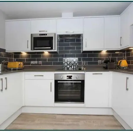 Luxury 2 Bedroom Flat Near Hay Market Apartment *