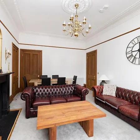 Joivy Spacious Near The Meadows Appartement