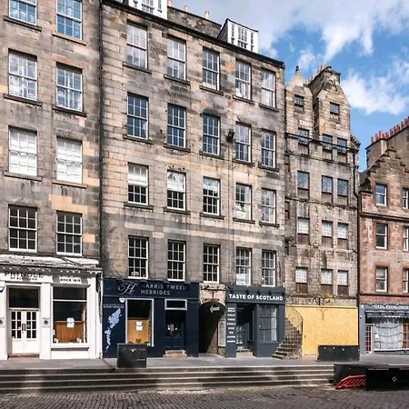 Unique 2 Bedroom Castle - Near Castle & Royal Mile Appartement *