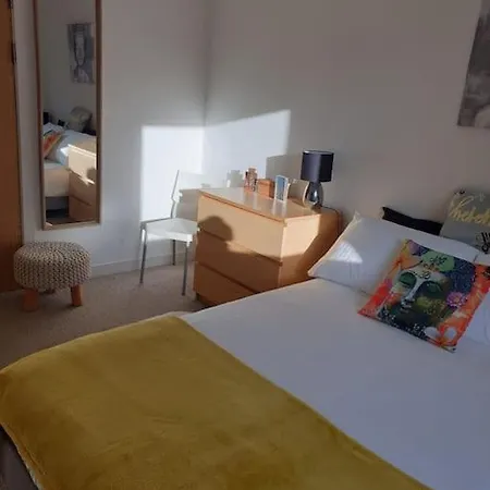 Aprt Stylish Modern Pilton Farm