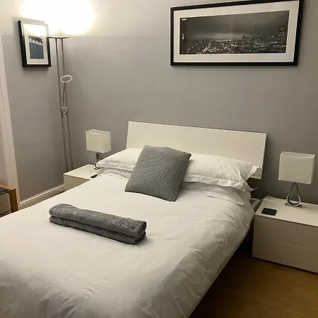 Next Door To Holyrood Palace And Arthur's Seat Bed & Breakfast Edinburgh
