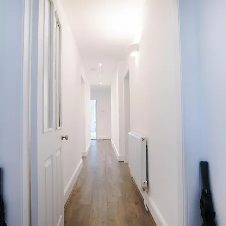 Apartamento Special Basement Close To The Meadows