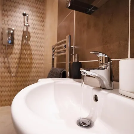 Apartamento Special Basement Close To The Meadows Edimburgo