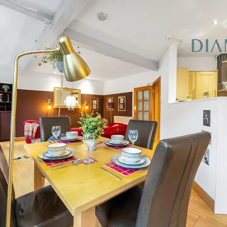 1 Bed Apartment, Royal Mile - Diamond Short Lets