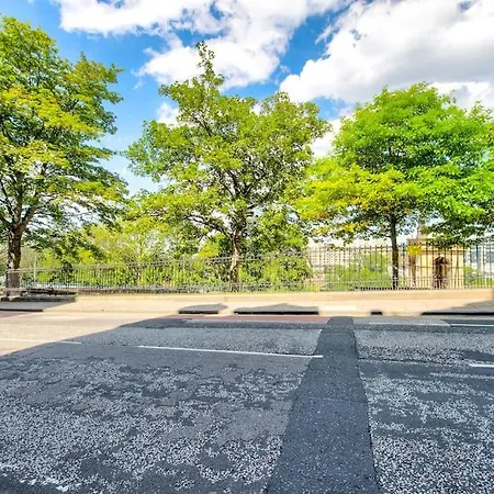 Modern Flat With Views By The Royal Mile *