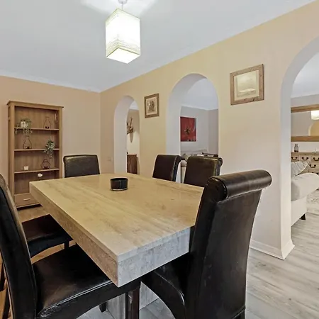 Elegant & Unique Getaway - Spacious 3 Bedroom, 2 Bathroom Centre - Free Allocated Parking. Appartement Edinburgh