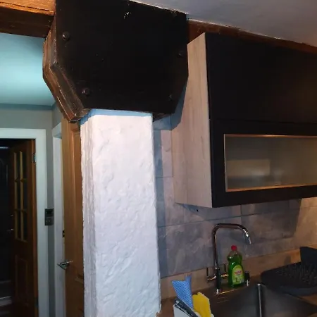 Lovely 2 Bedroom B-listed Converted Whisky Bond Apartman