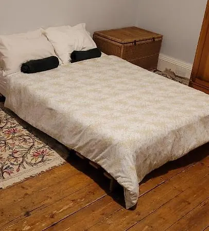 Apartment Centre Flat - Sleep Upto 4 *