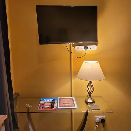 Πανσιόν The - No 8 *